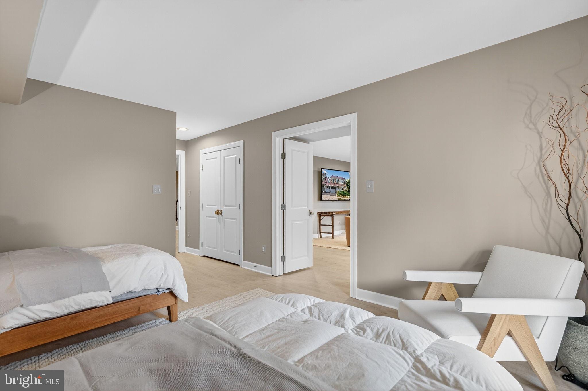 MIDDLEBURG - Residential