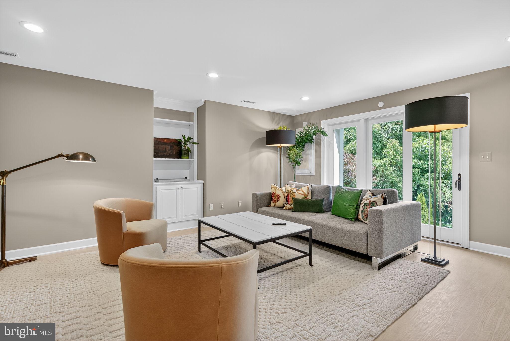 MIDDLEBURG - Residential