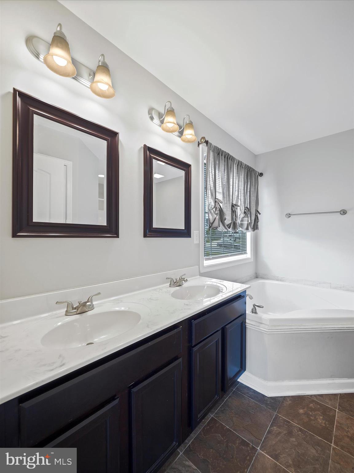 RED HILL - Residential Lease