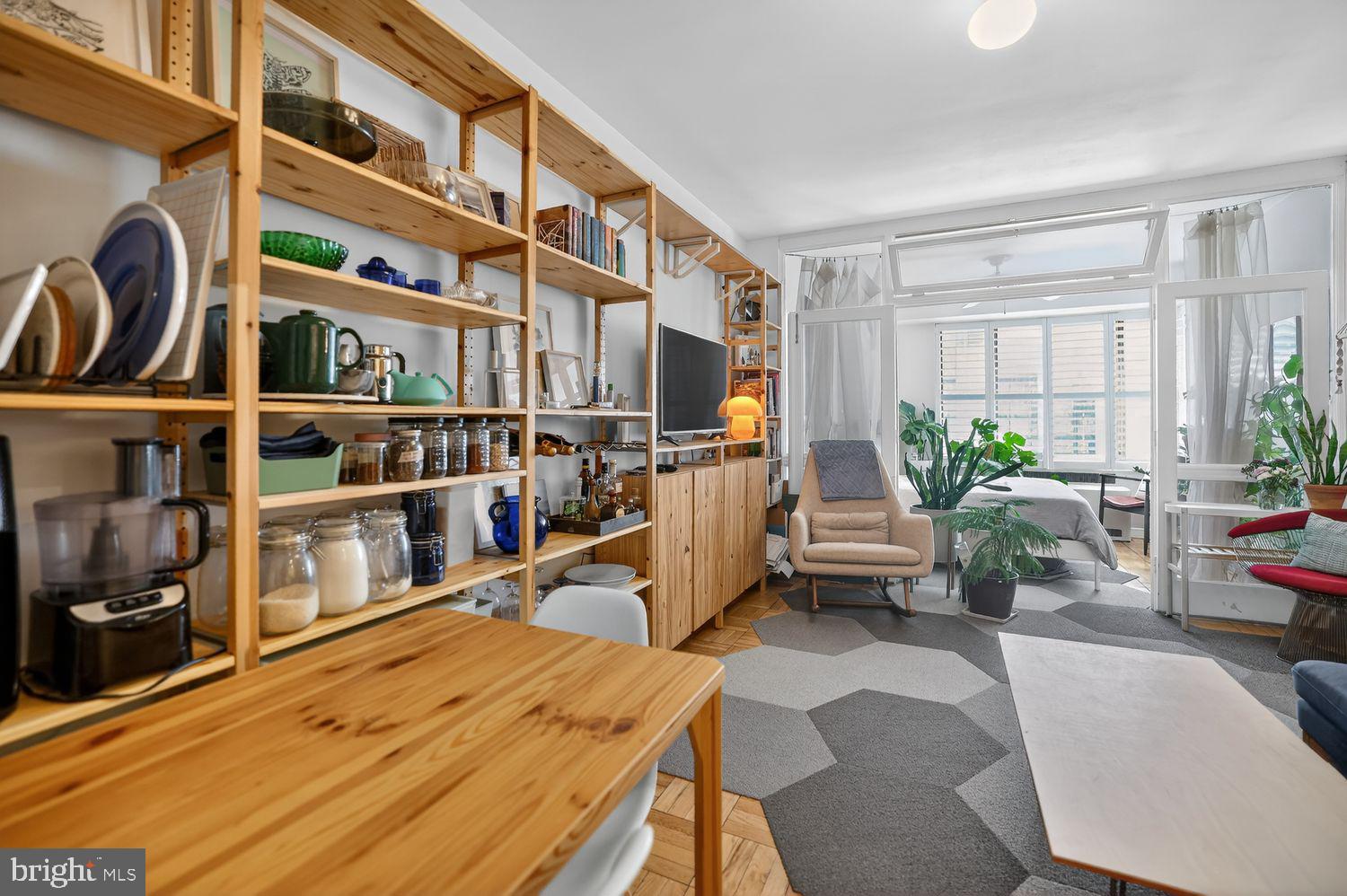 1 SCOTT CIRCLE NW 106