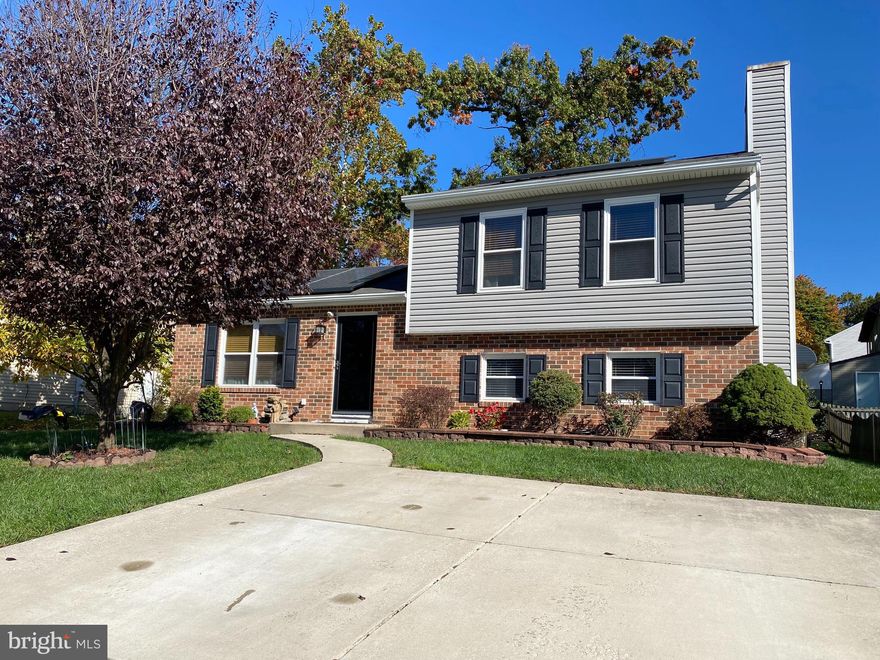 LOCATION! LOCATION! Single detached!!!

This bi-level home is in a quiet and amazing neighborhood.  Ready to move in Perry Hall!

This charming split level has 3 bedrooms, two full bathrooms, and a half bath. 
The living room, dining room, and kitchen are on the main level and lead out to a deck.  The second level has 3 bedrooms and 2 full bathrooms.  The lower level has a family room with a fireplace, good for entertaining.  It has a walk-out door to the yard.  

New roof.  This property has solar panels. Sold As-Is

Don't miss out on this home, schedule your appointment today!