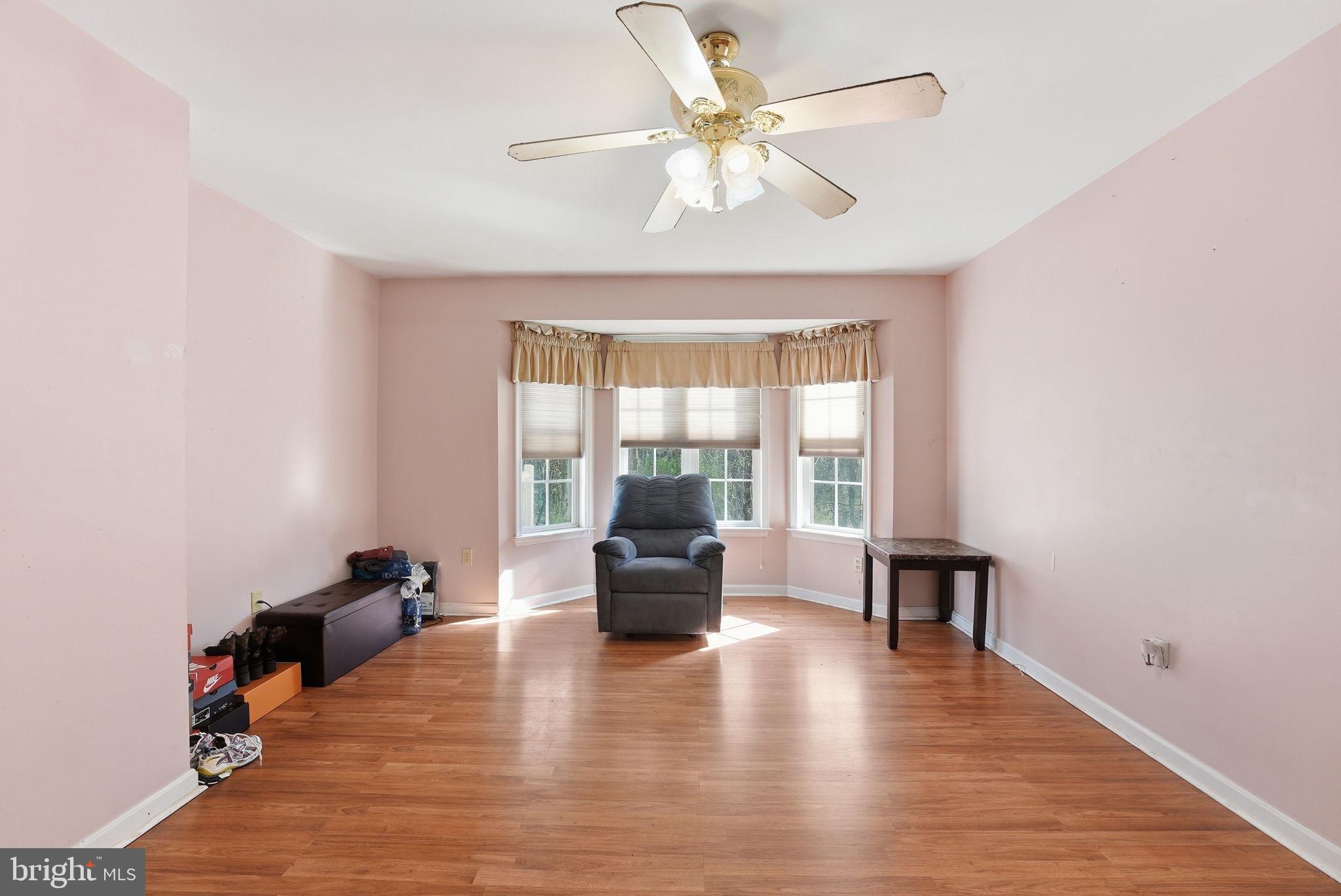 HAWKINS GATE - Residential