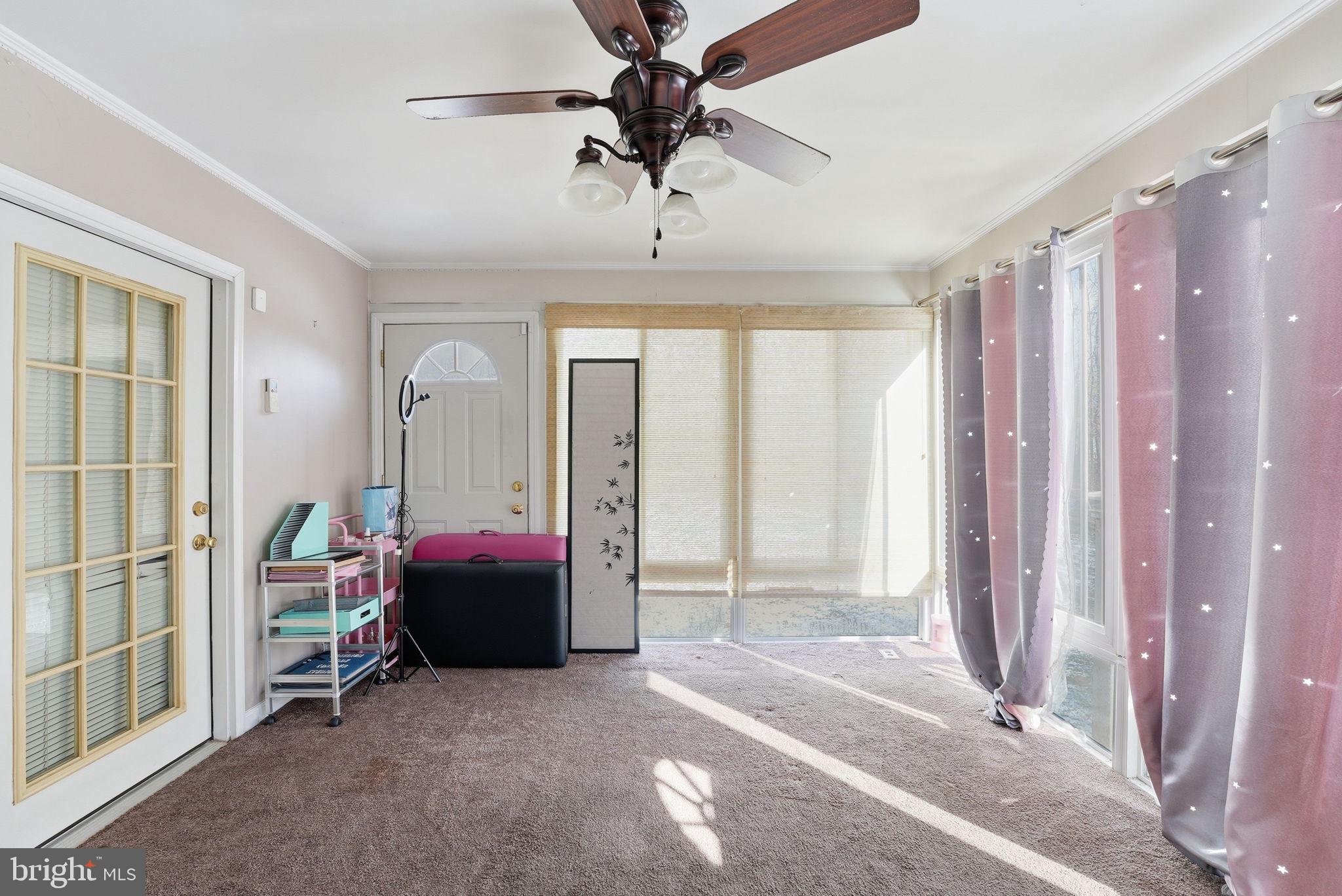 HAWKINS GATE - Residential