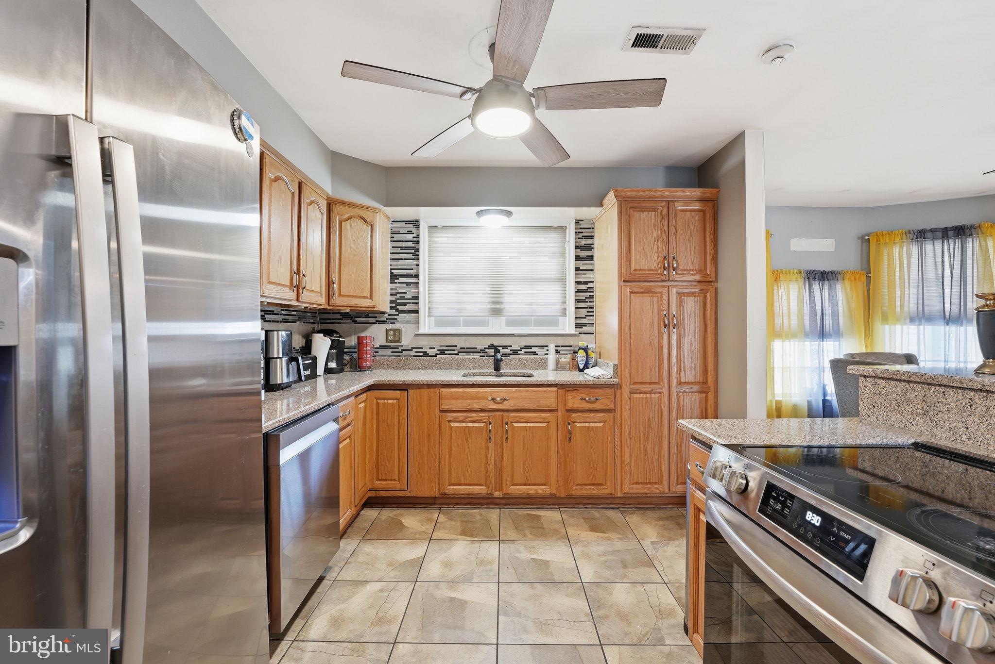 HAWKINS GATE - Residential