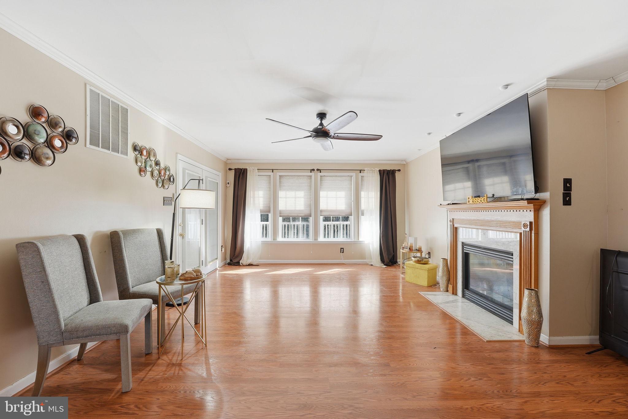 HAWKINS GATE - Residential