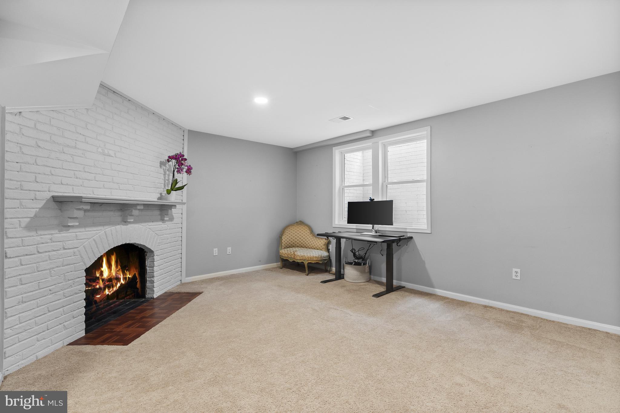 KINGS MANOR - Residential