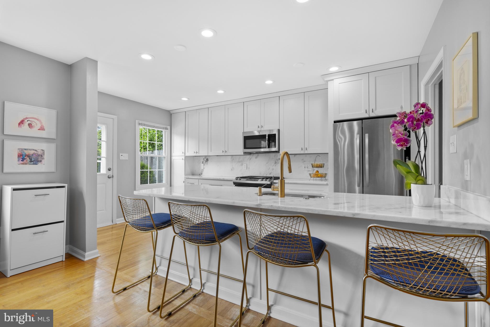 KINGS MANOR - Residential