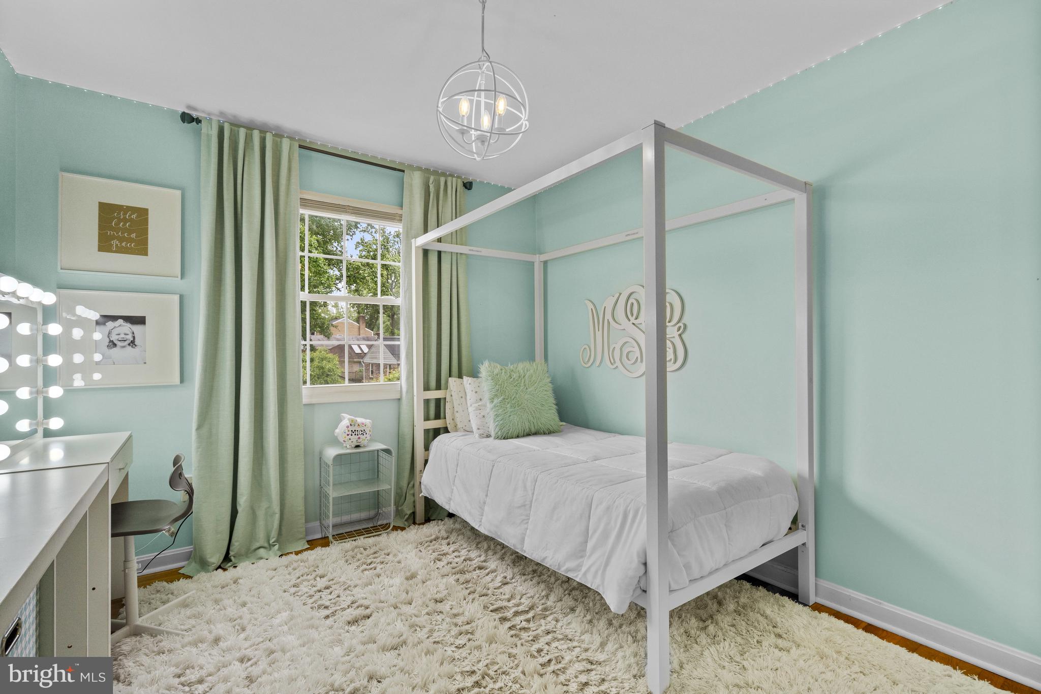 KINGS MANOR - Residential