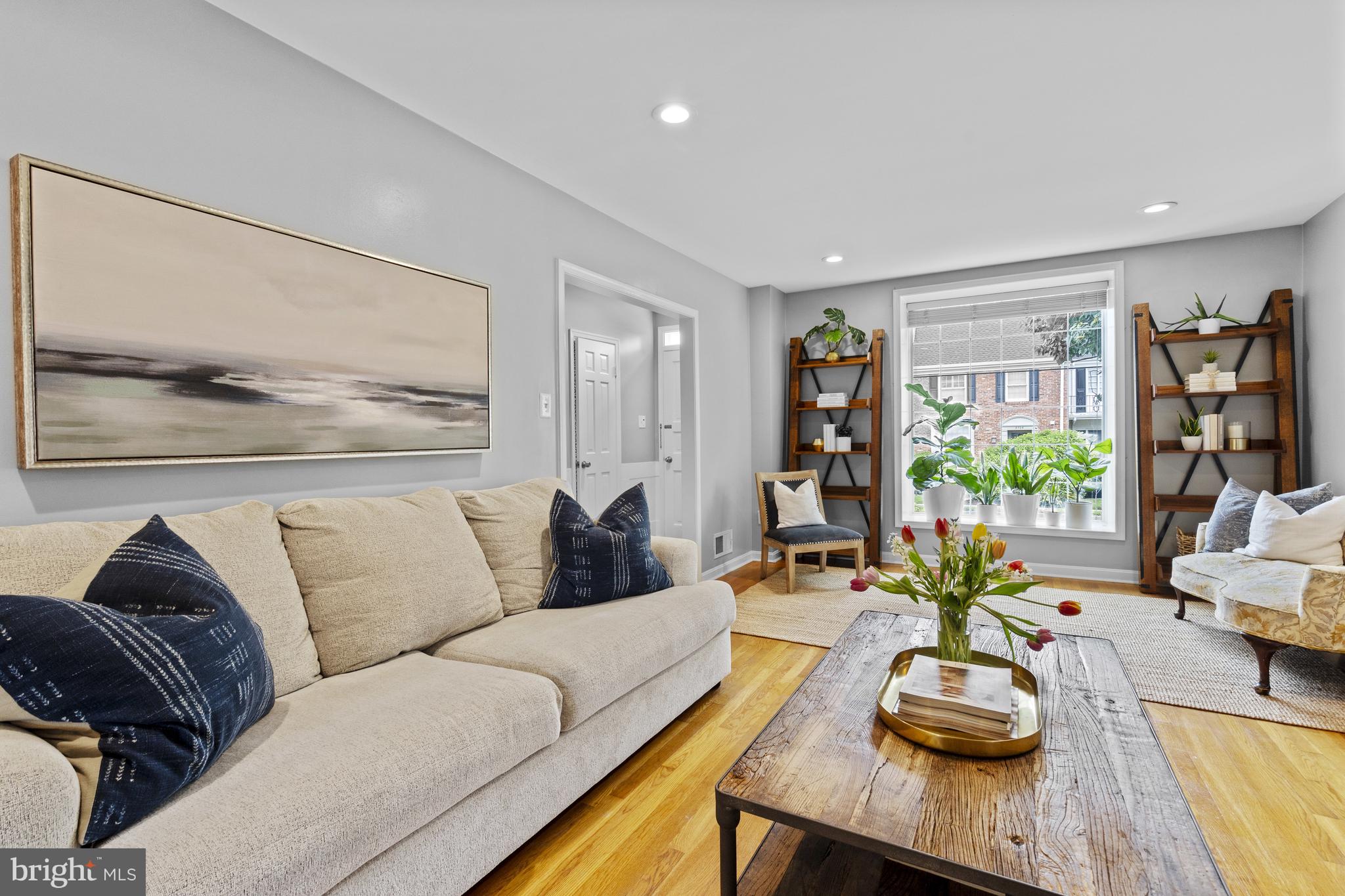 KINGS MANOR - Residential