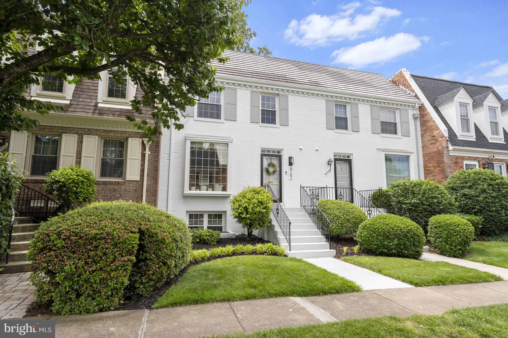 KINGS MANOR - Residential