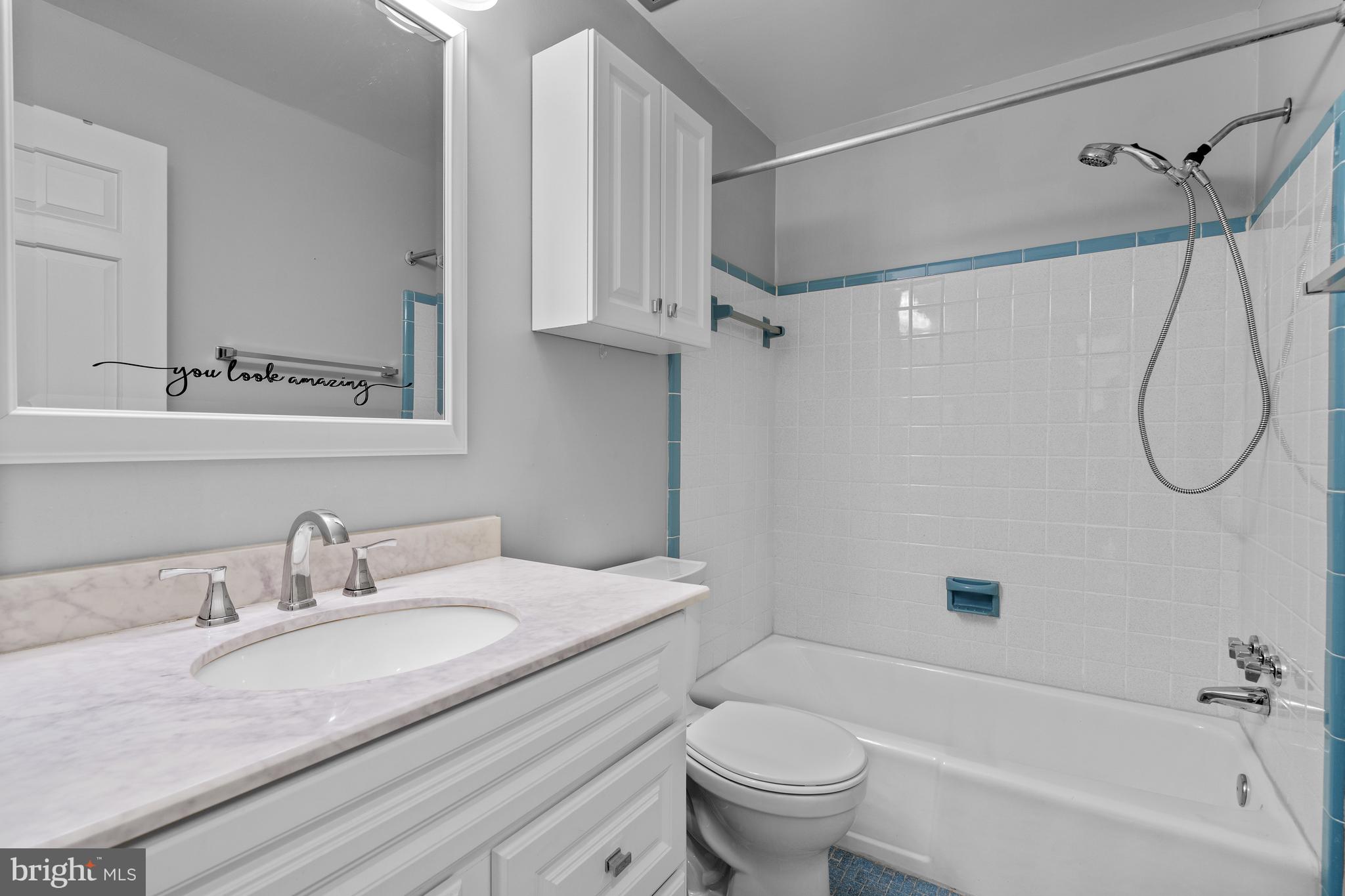 KINGS MANOR - Residential