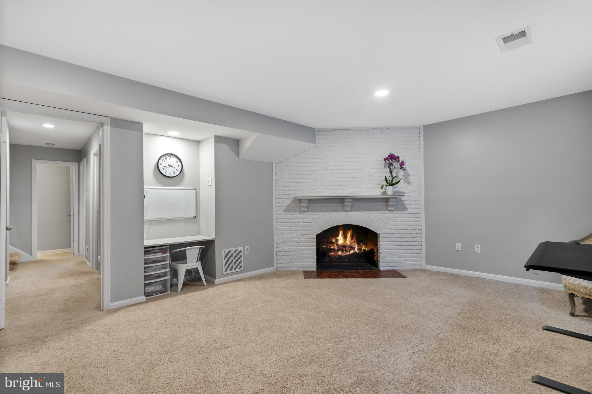 KINGS MANOR - Residential