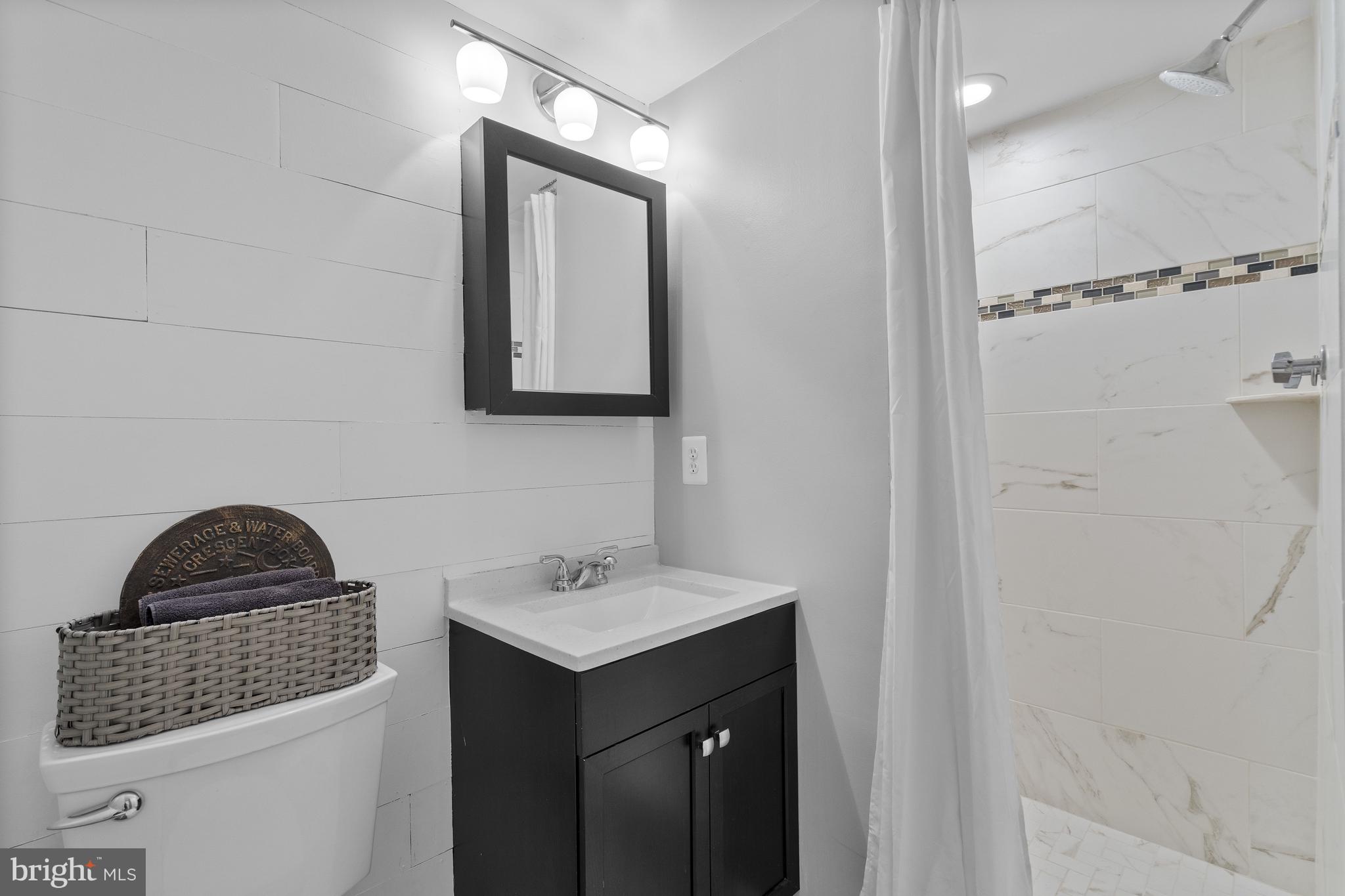 KINGS MANOR - Residential