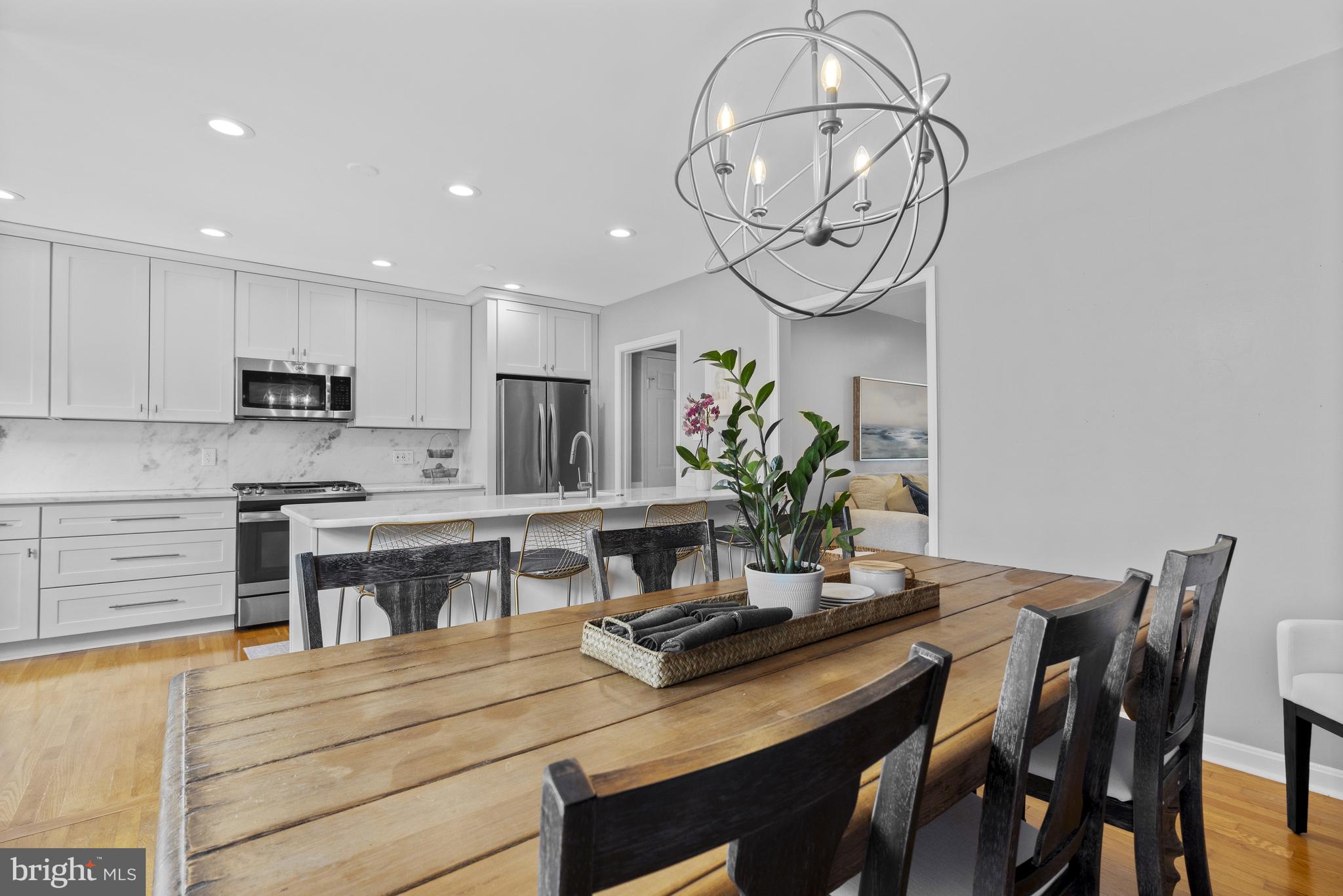 KINGS MANOR - Residential