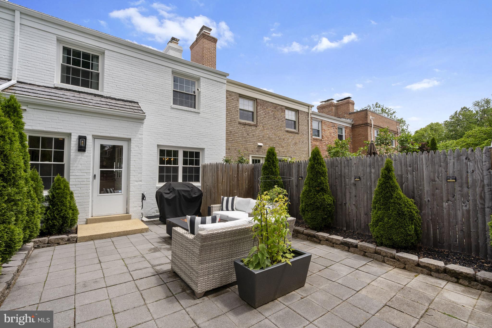 KINGS MANOR - Residential