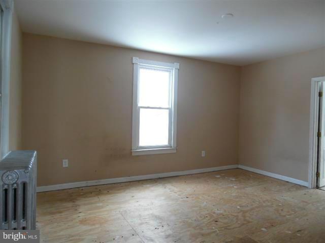 HOLLINS MARKET - Residential