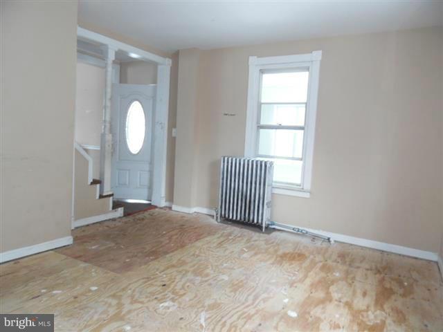 HOLLINS MARKET - Residential