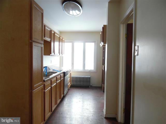 HOLLINS MARKET - Residential