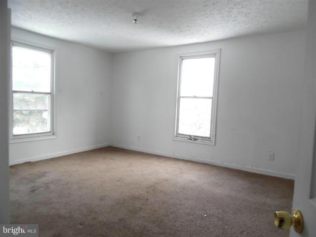 HOLLINS MARKET - Residential