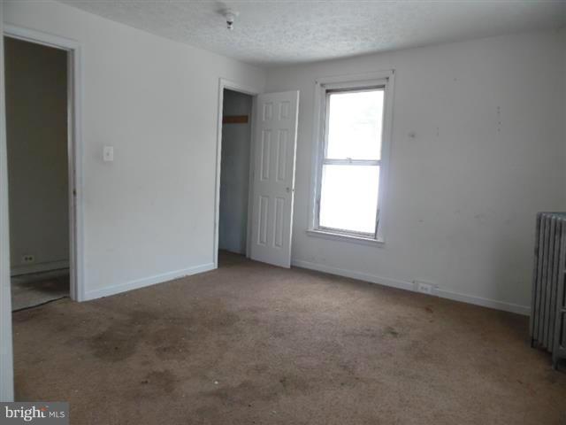 HOLLINS MARKET - Residential