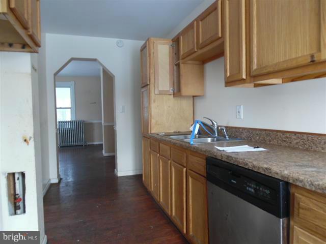 HOLLINS MARKET - Residential