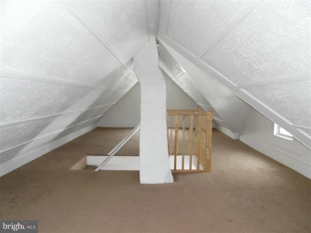 HOLLINS MARKET - Residential