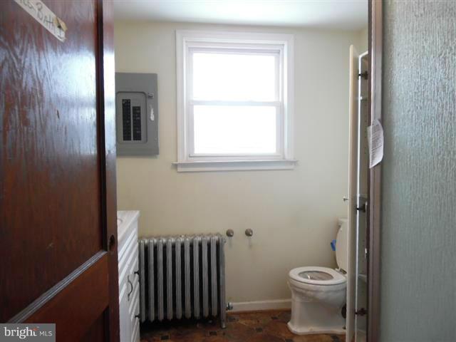 HOLLINS MARKET - Residential