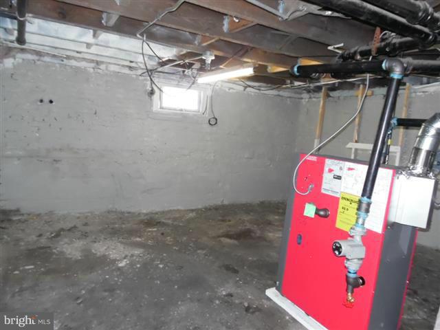 HOLLINS MARKET - Residential