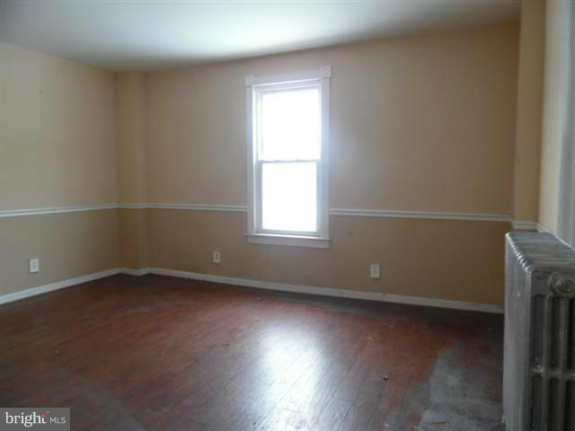 HOLLINS MARKET - Residential