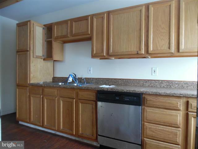 HOLLINS MARKET - Residential