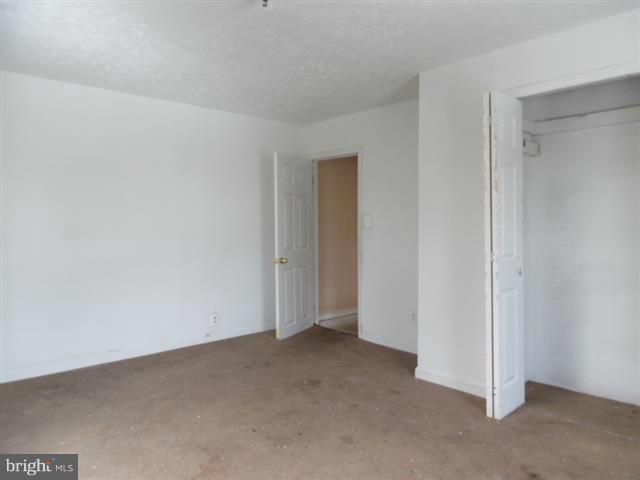 HOLLINS MARKET - Residential