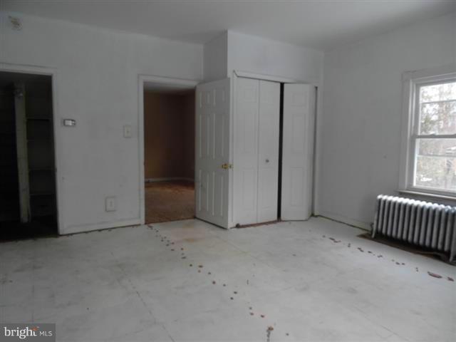 HOLLINS MARKET - Residential