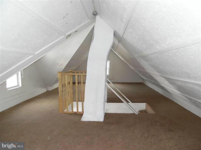 HOLLINS MARKET - Residential