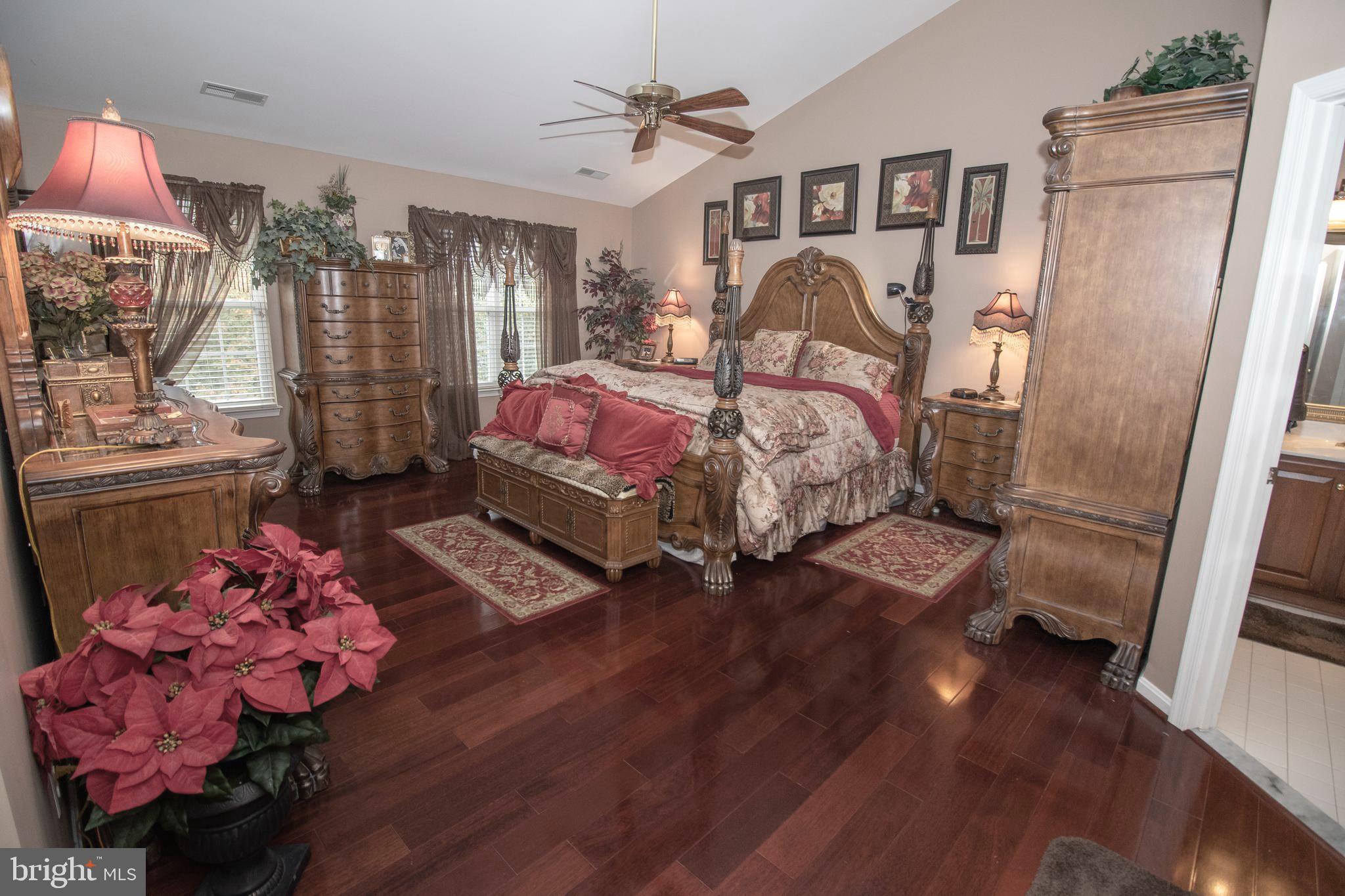 SOUTH RIDING - Residential