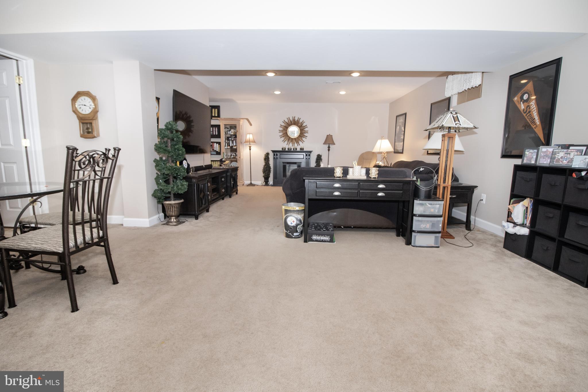 SOUTH RIDING - Residential