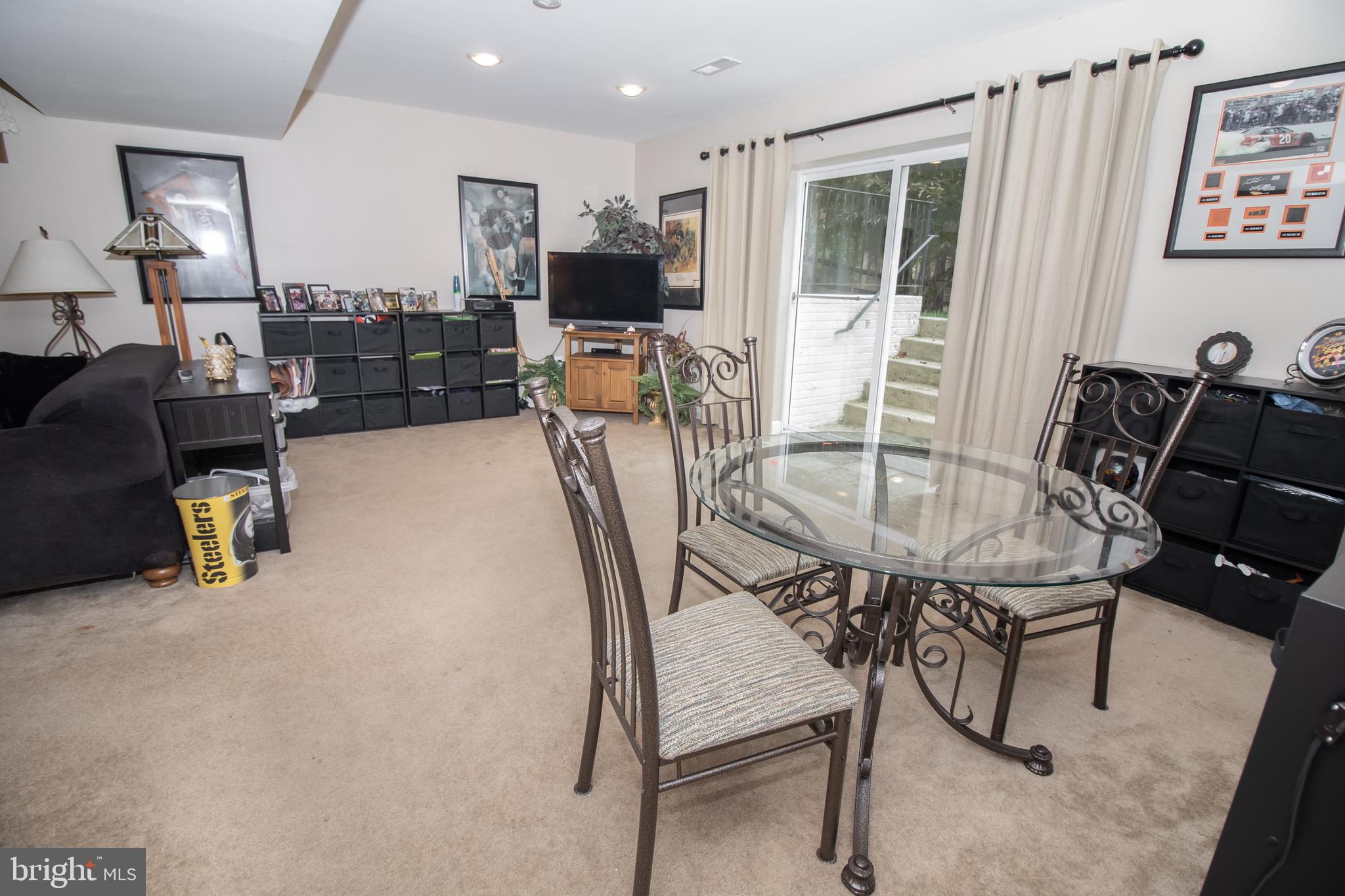 SOUTH RIDING - Residential