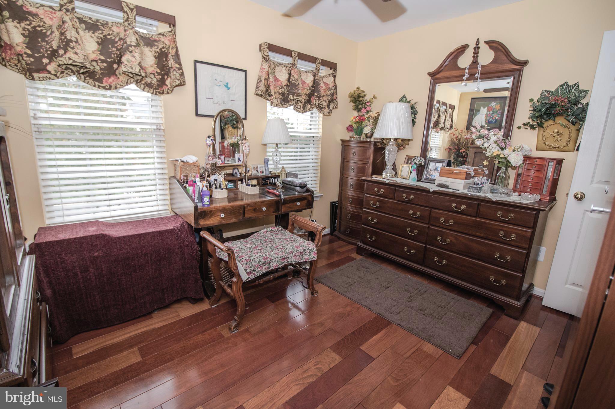 SOUTH RIDING - Residential