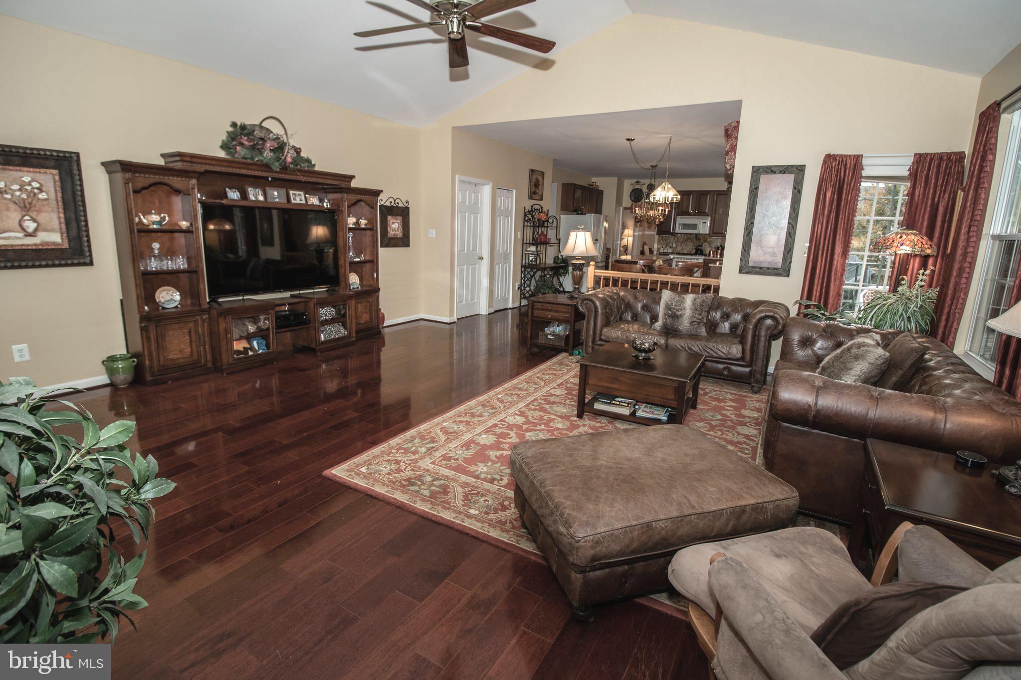SOUTH RIDING - Residential
