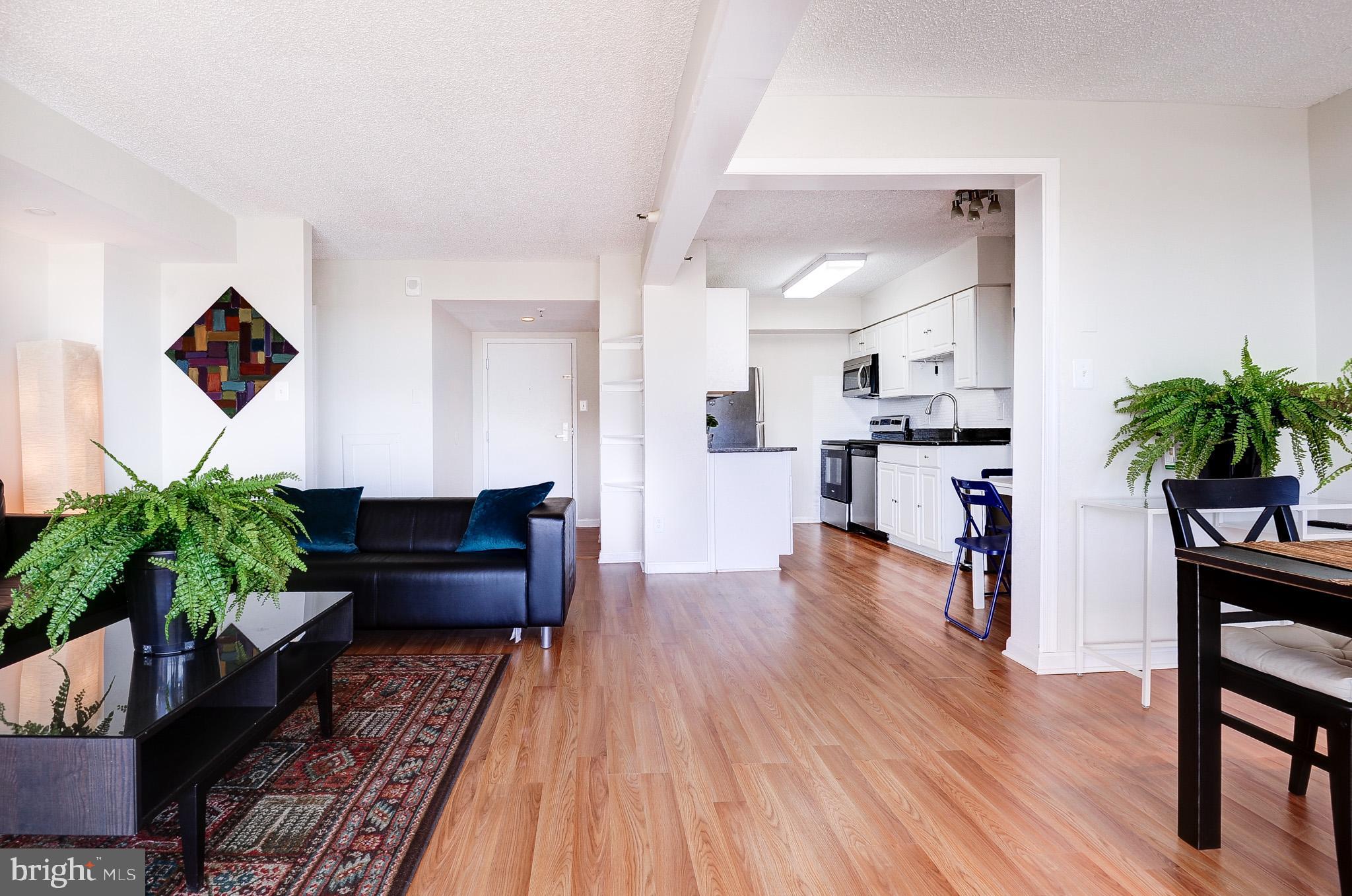 CHELSEA TOWERS - Residential