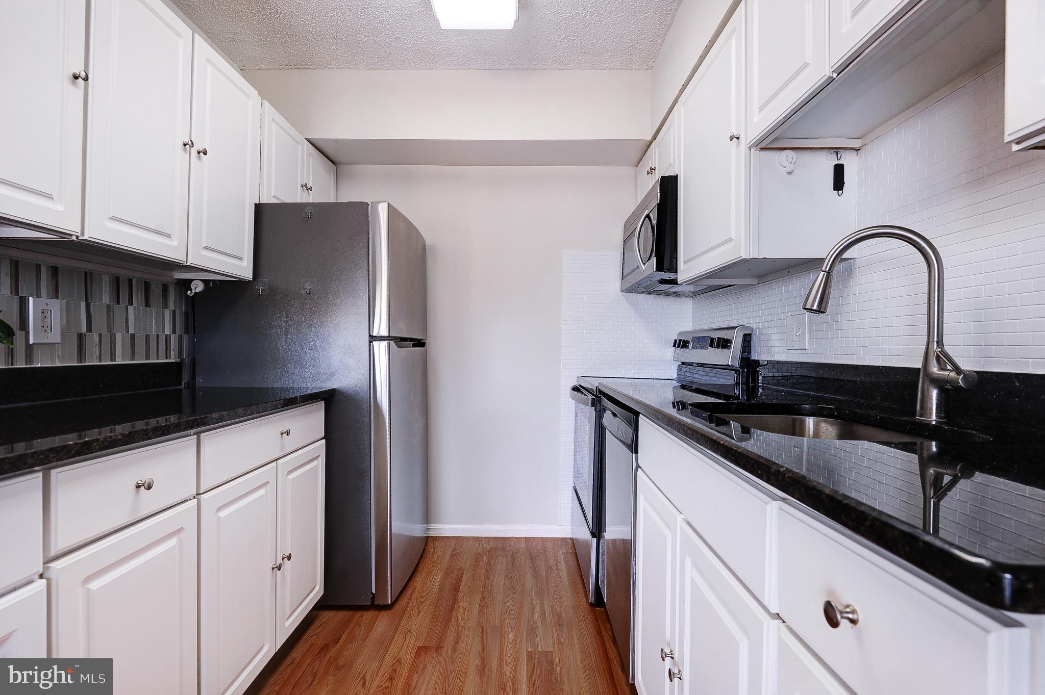 CHELSEA TOWERS - Residential