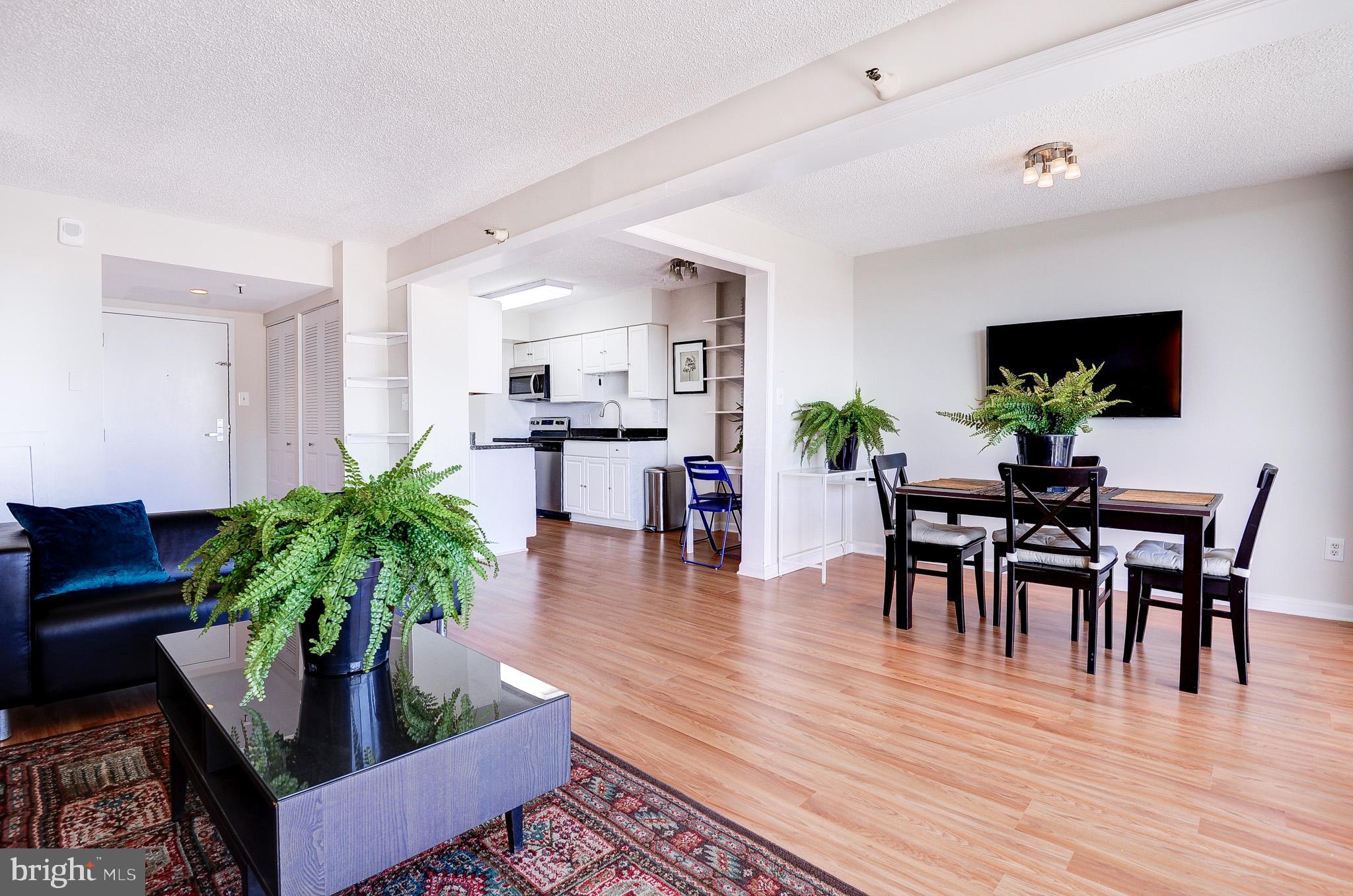 CHELSEA TOWERS - Residential