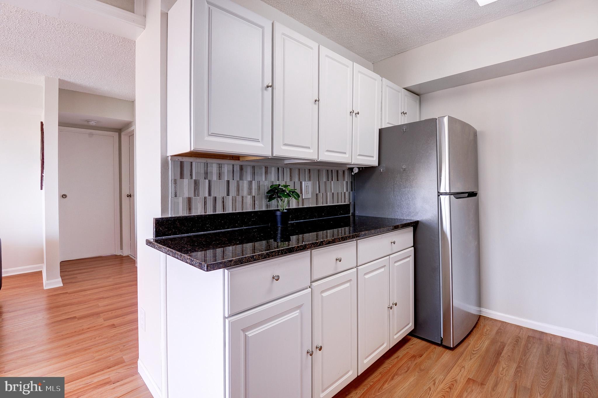 CHELSEA TOWERS - Residential