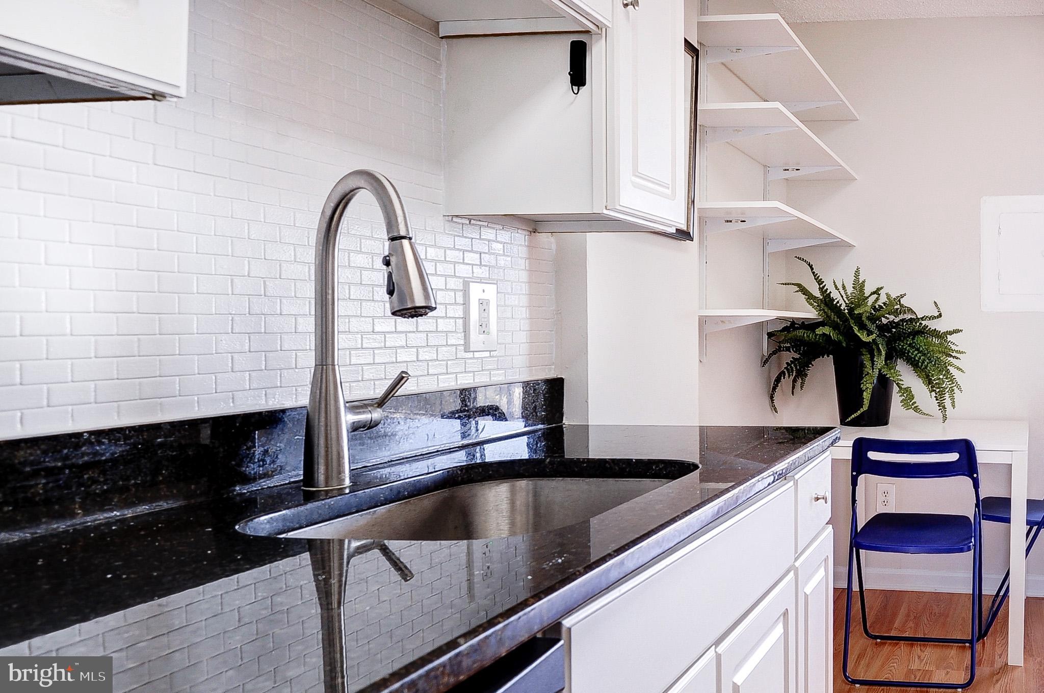 CHELSEA TOWERS - Residential