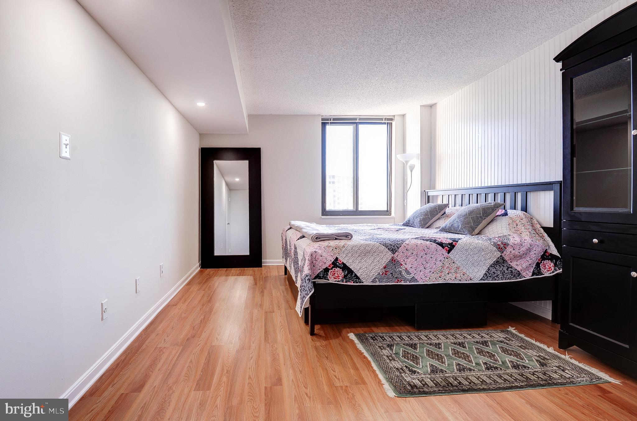 CHELSEA TOWERS - Residential