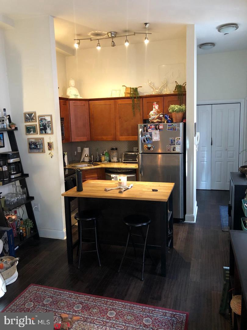 1832 GREEN STREET 2R