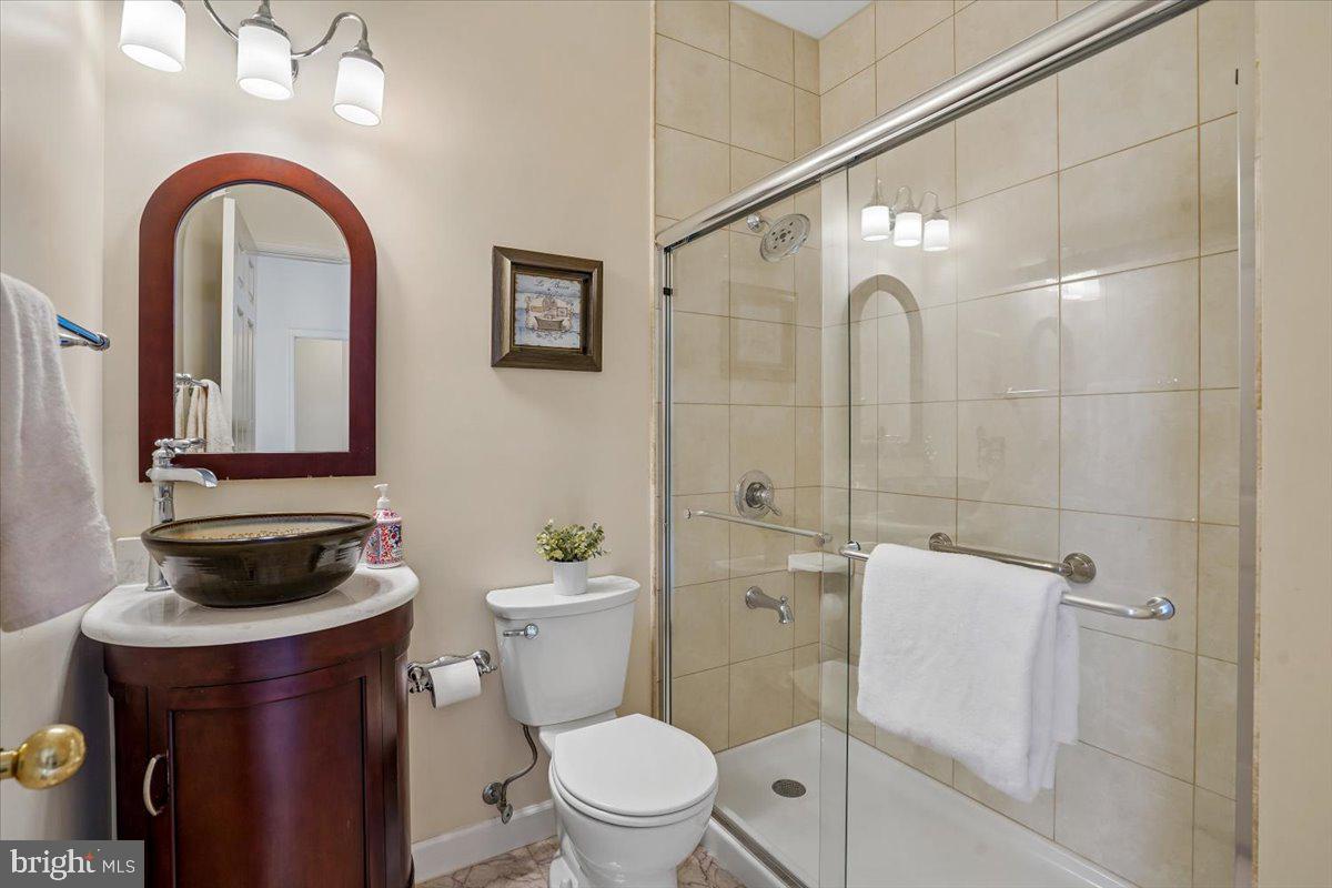 ESWORTHY PARK - Residential