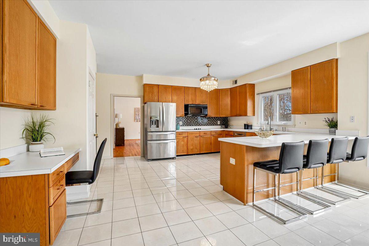 ESWORTHY PARK - Residential