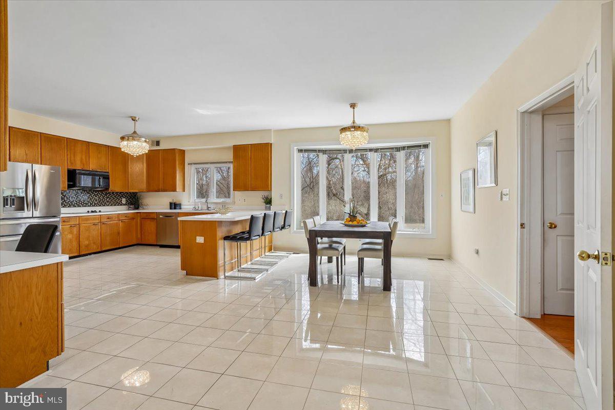 ESWORTHY PARK - Residential