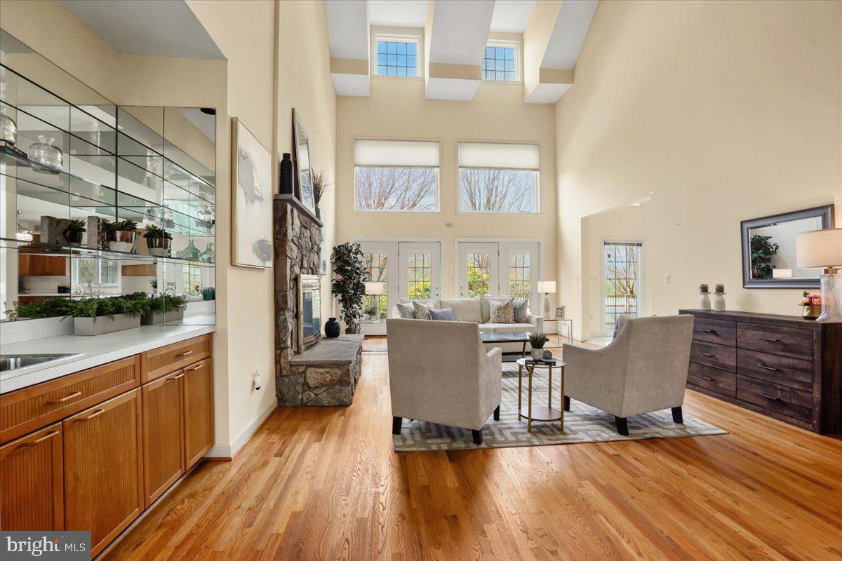 ESWORTHY PARK - Residential