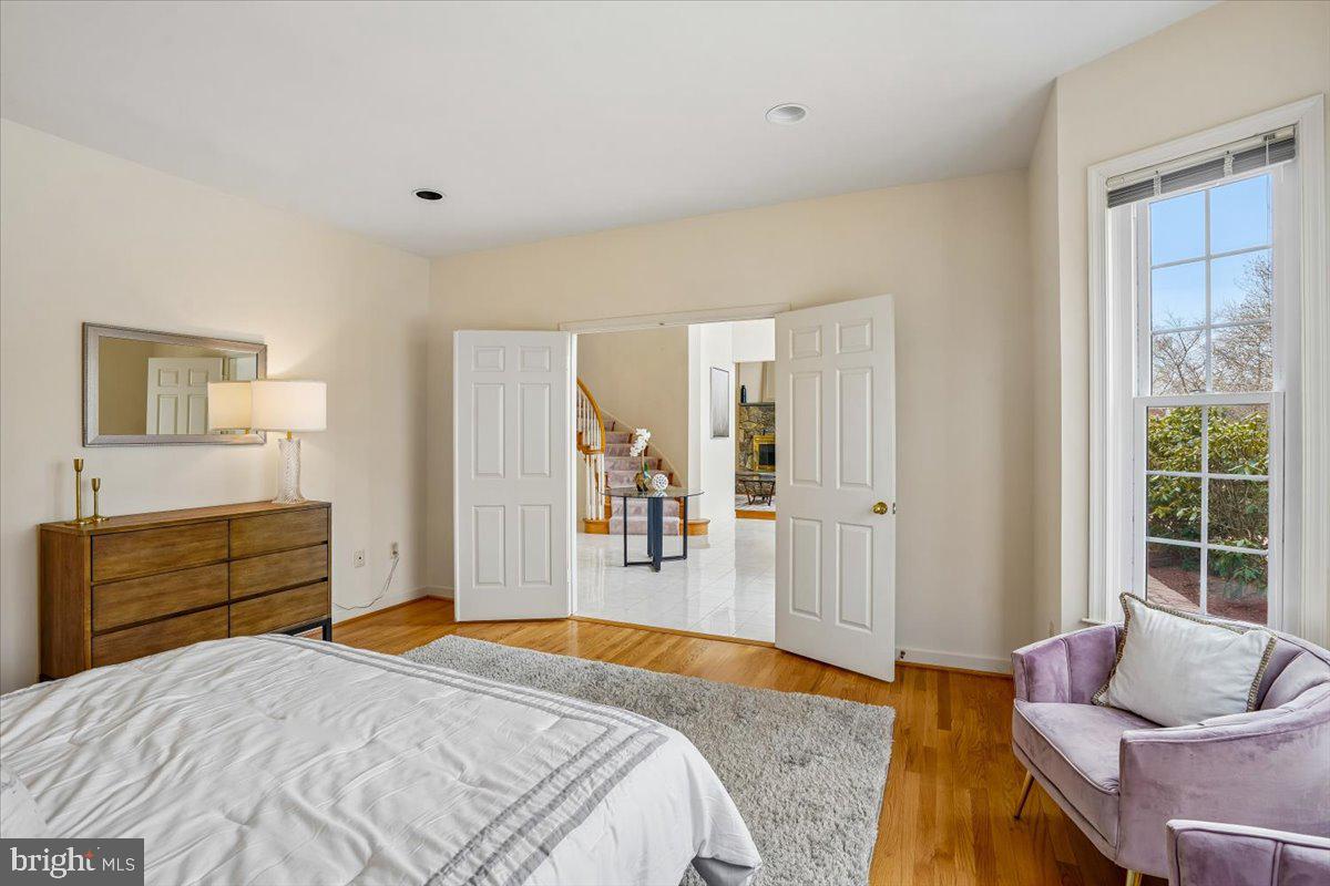 ESWORTHY PARK - Residential